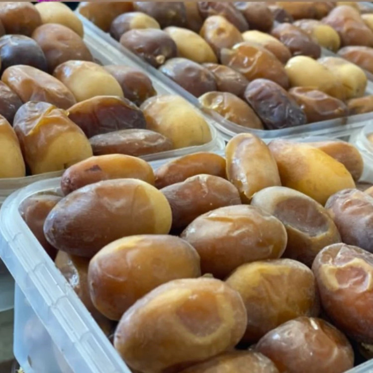 رطب عسلی کبکاب درشت و درجه یک 1.5 کیلویی