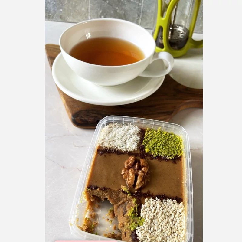 رنگینک اصیل جنوبی با روغن کنجد محلی و خرمای کبکاب درجه یک تازه(نیم کیلویی)