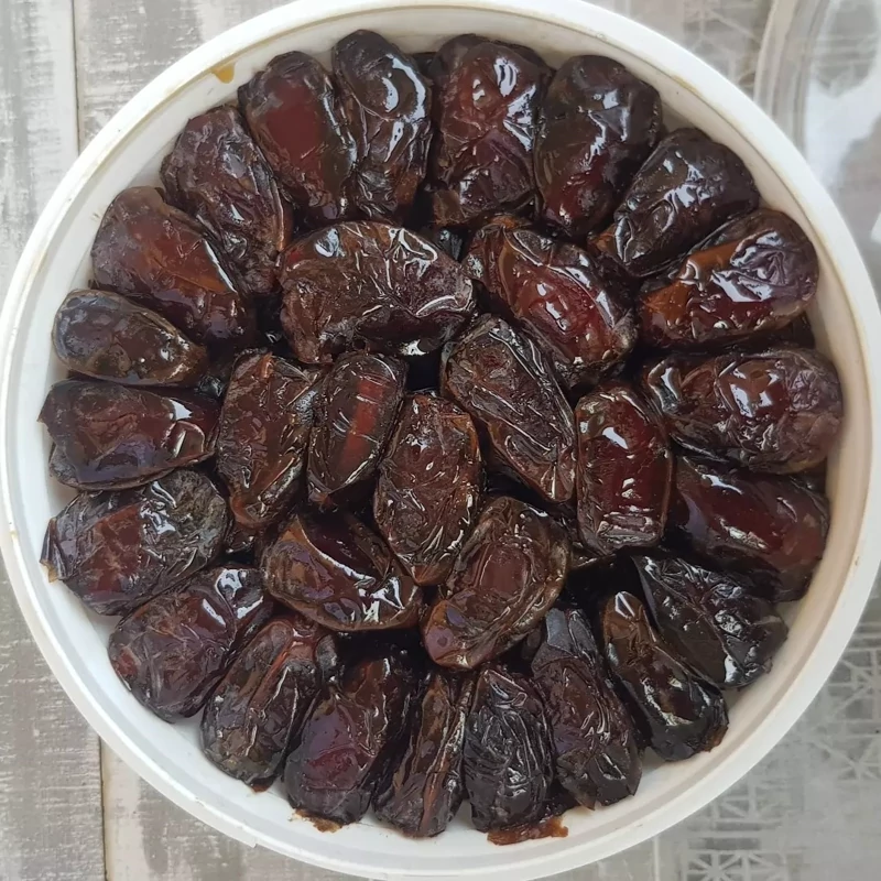 خرما کبکاب سطل( سه کیلویی )سوپر لوکس برند ماهور  بار شسته شده دست چین